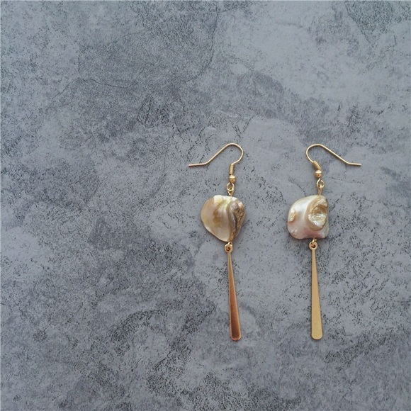 ⭐️Natural Shell Earrings - Picture 3 of 5